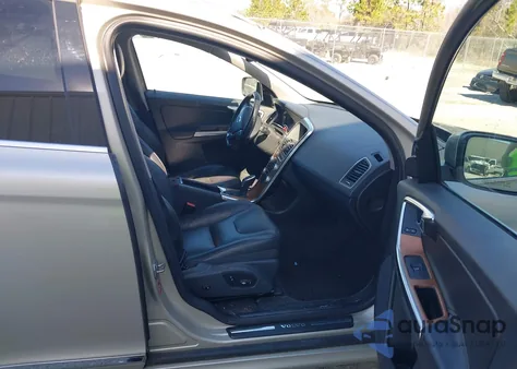 2017 Volvo Xc60 T5 Inscription z USA, uszkodzony, nr VIN YV440MDU3H2008371